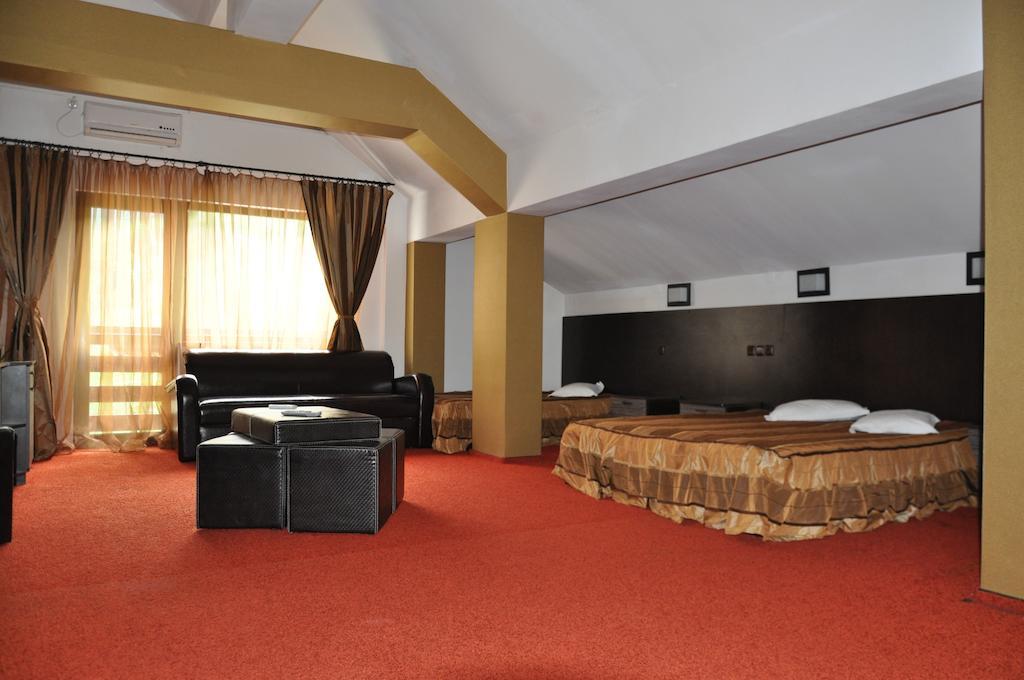 Pensiunea Valahia Brezoi Kamer foto