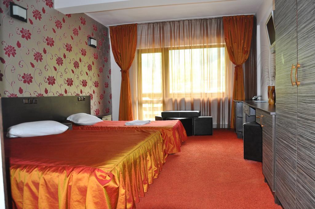 Pensiunea Valahia Brezoi Kamer foto