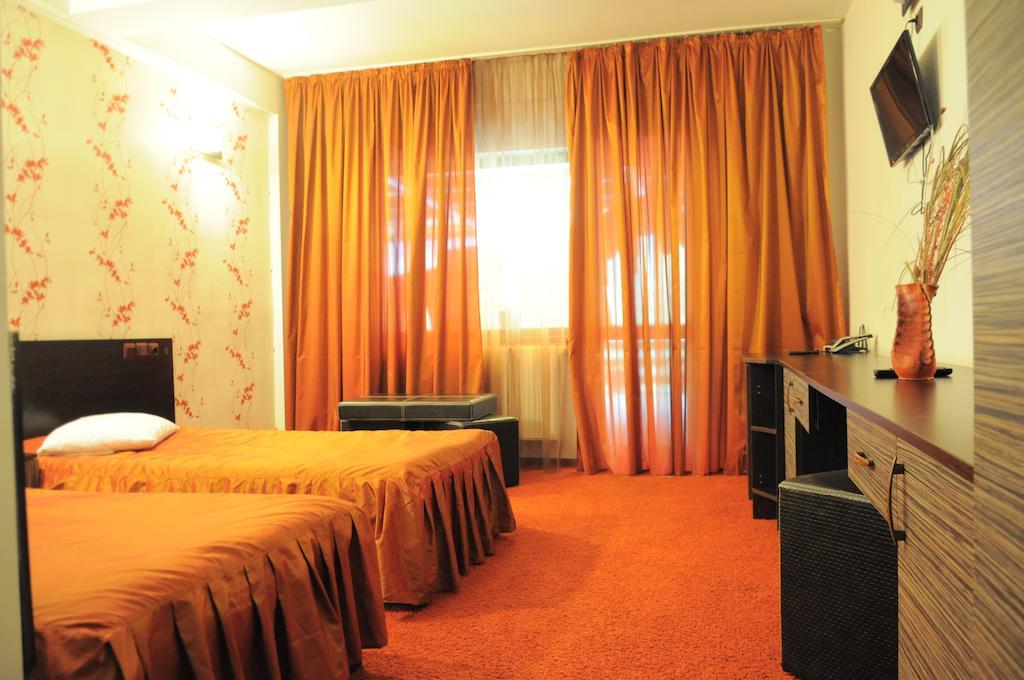 Pensiunea Valahia Brezoi Kamer foto